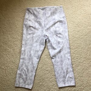 EUC workout capri leggings. RBX brand in white and gray snake print. Size XL.